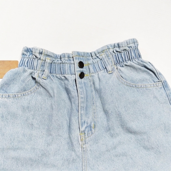 Plaid & Plain Light Wash Paperbag Waist Cuffed Denim Shorts NWT - Picture 4 of 6